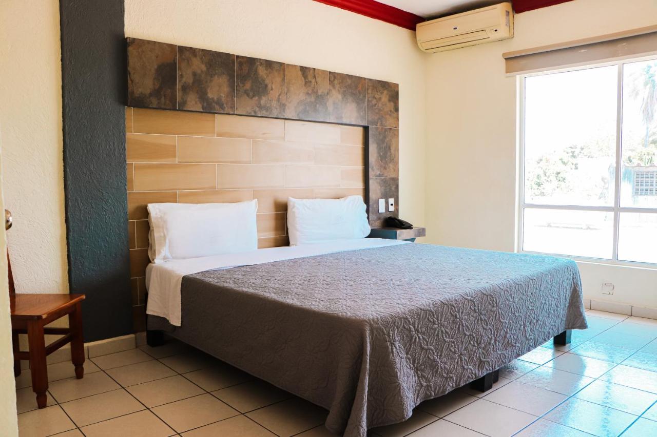 Hotel Gina Tecomán Buitenkant foto