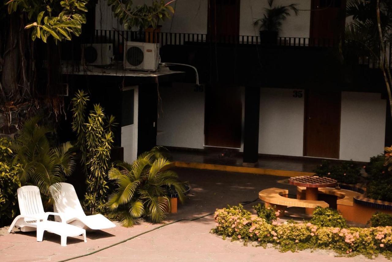 Hotel Gina Tecomán Buitenkant foto