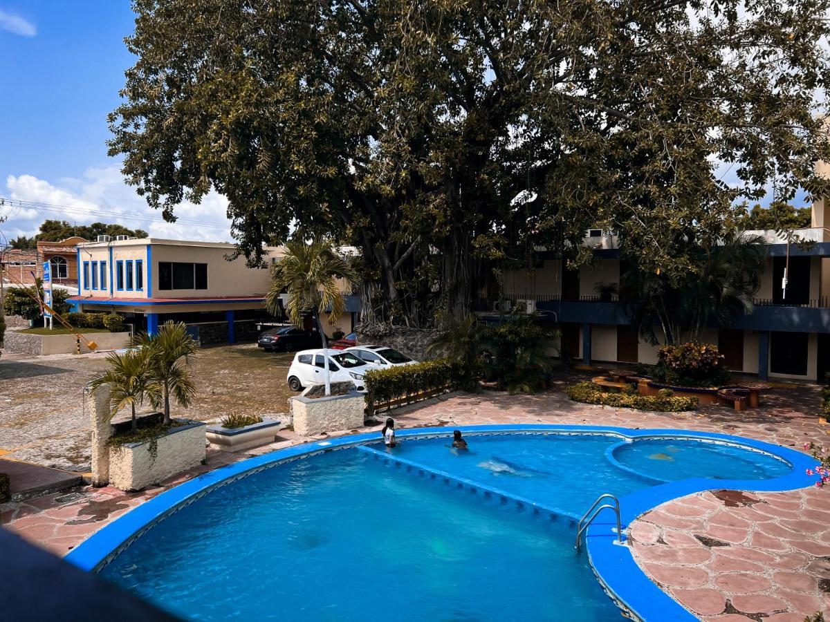 Hotel Gina Tecomán Buitenkant foto