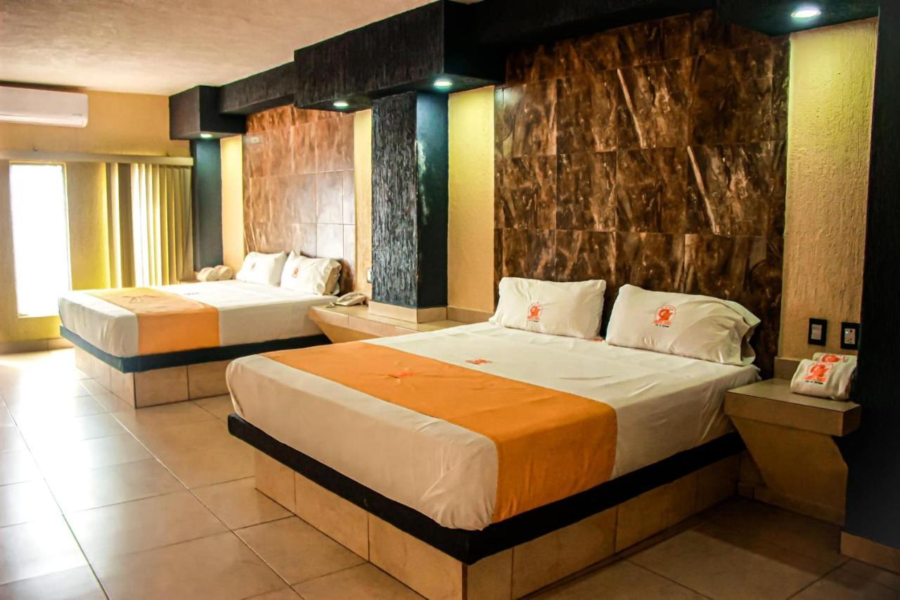 Hotel Gina Tecomán Buitenkant foto